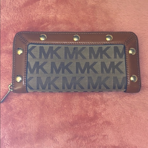 Michael Kors Wallet - Picture 1 of 7